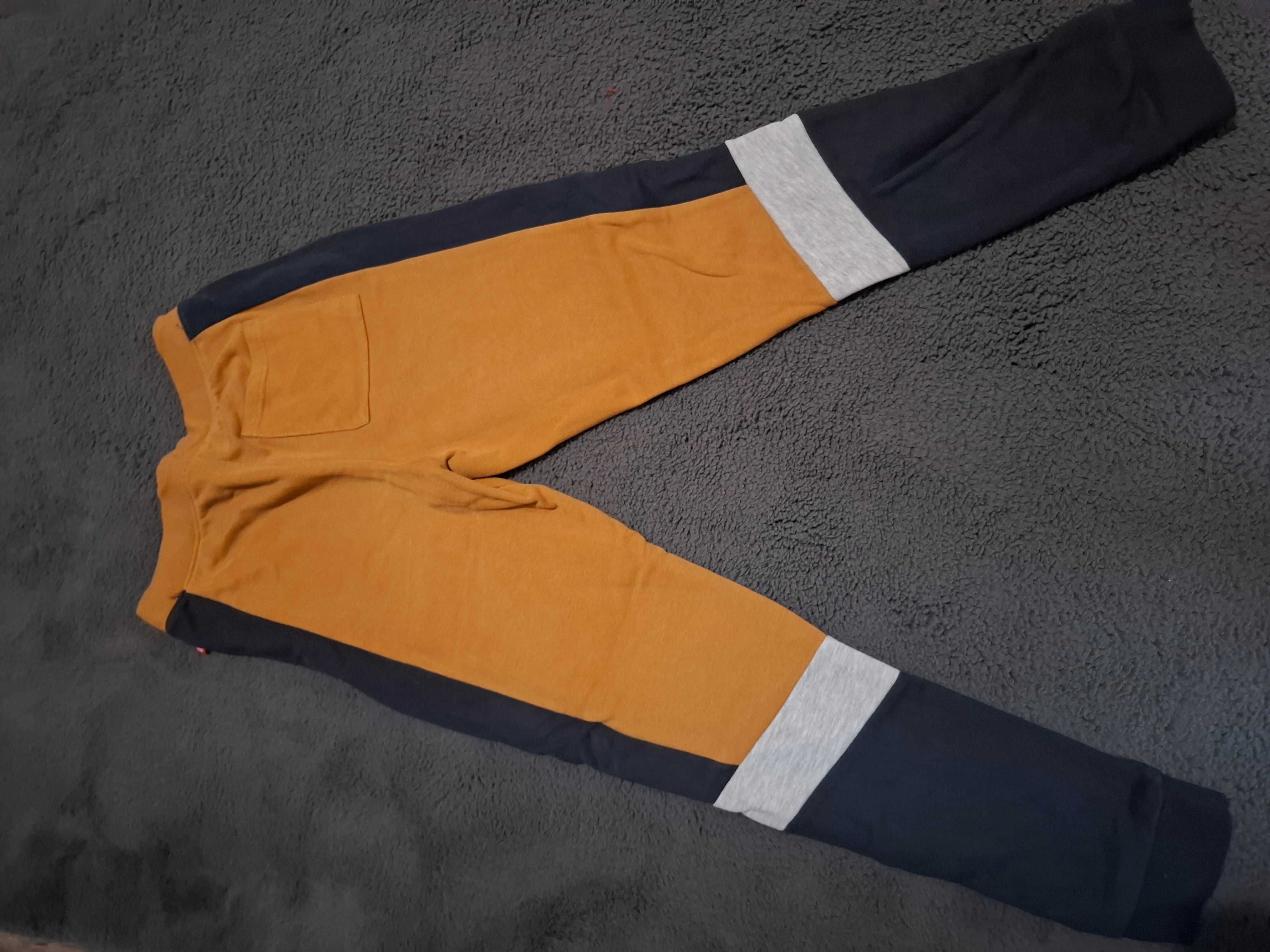Оригинални долници under armour и okaidi