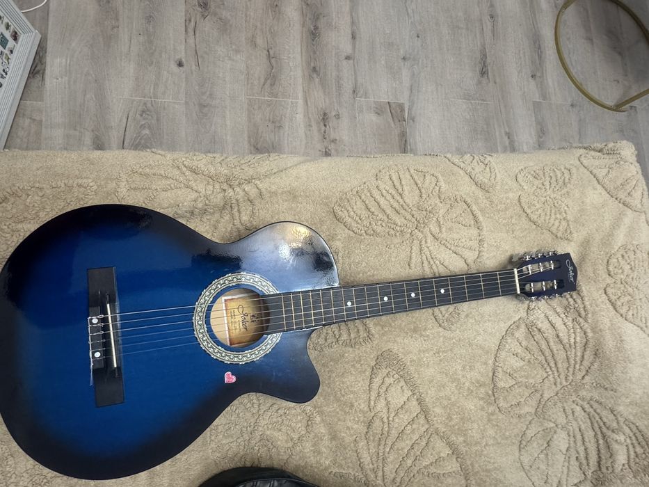 Гитара акустическая