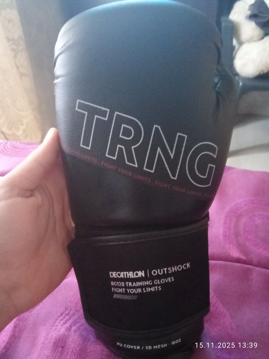 Mănuși de box in stare foarte buna