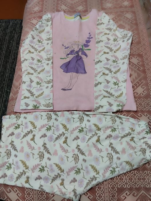 Продам пижамки на девочку