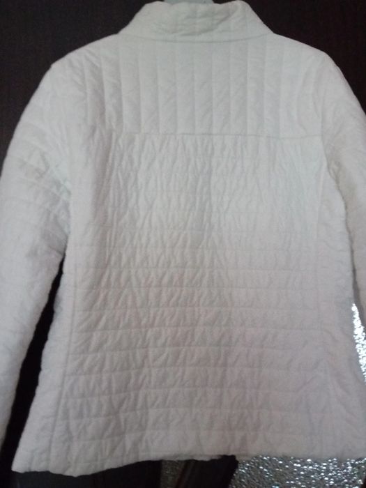 Две якета в бяло