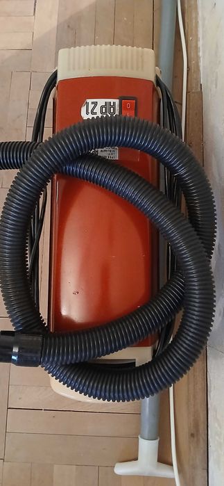 Aspirator AP21 – Made in Romania, cu sac și accesorii incluse
