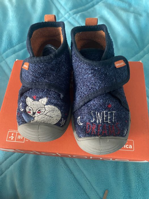 Adidasi si paluci de interior biomecanics