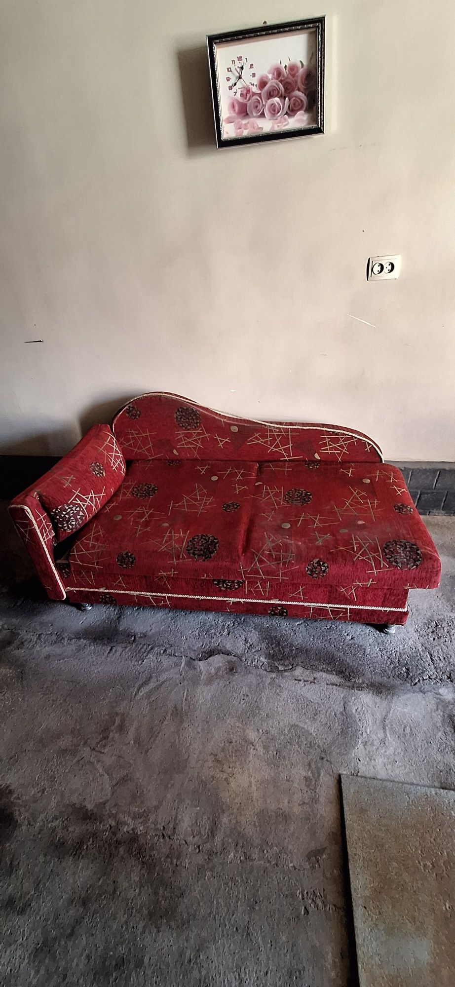 Диван б/у сотилади