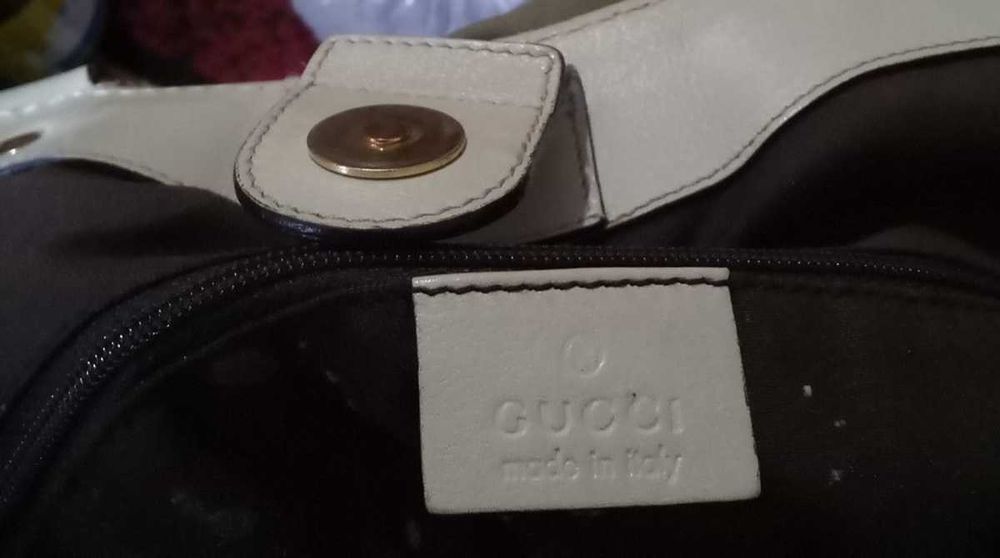 Vand geanta Gucci pret negociabil