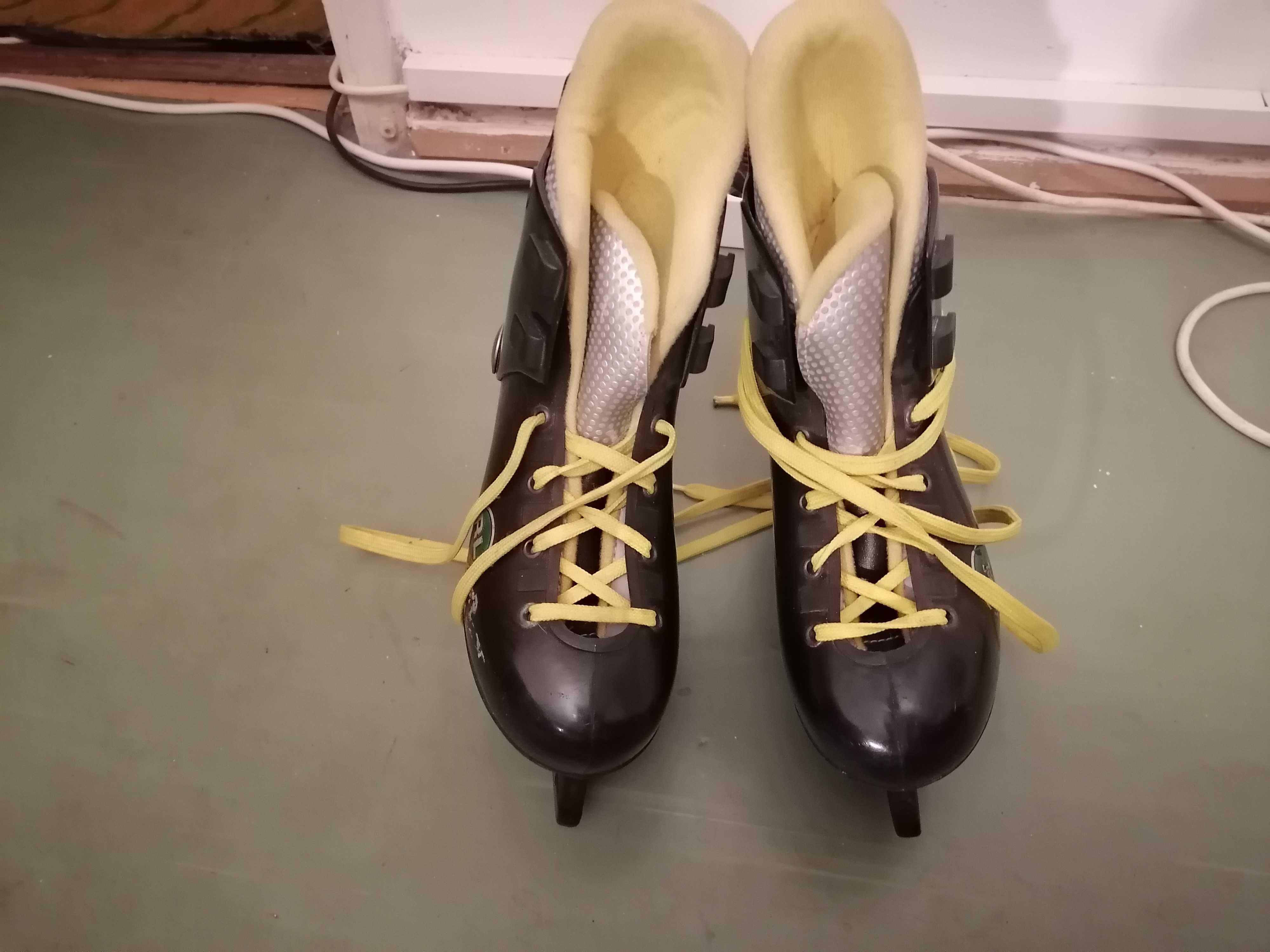 Patine copii marca Roces marimea 36