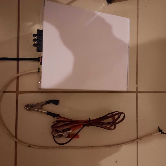 UPS модел BBPS-100E + кабел и щипки за акумулатор