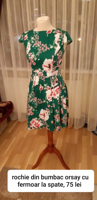 Vand rochii de ocazie sau casual