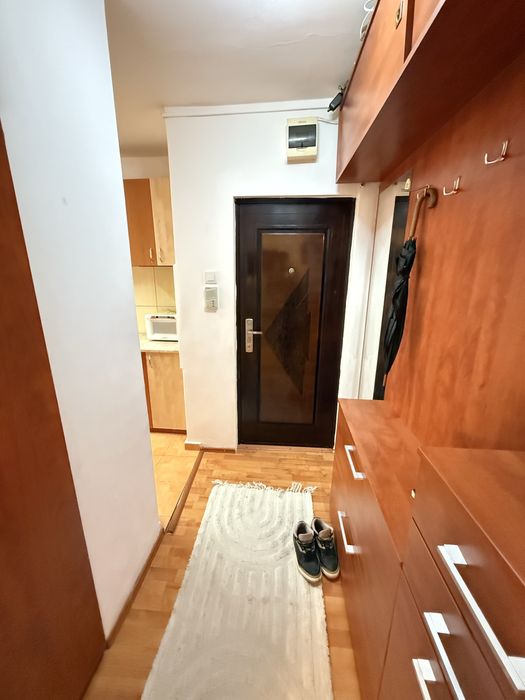 Apartament cu doua camere , zona Rogerius