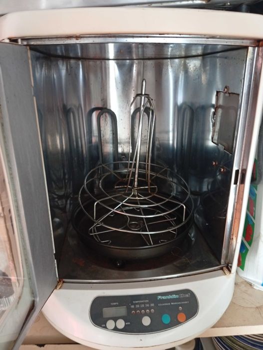 Rotisor electric vertical.