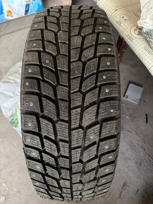 Шипованные шины Michelin 265/70 R16. Комплект 4 шт
Бренд: Премиальный