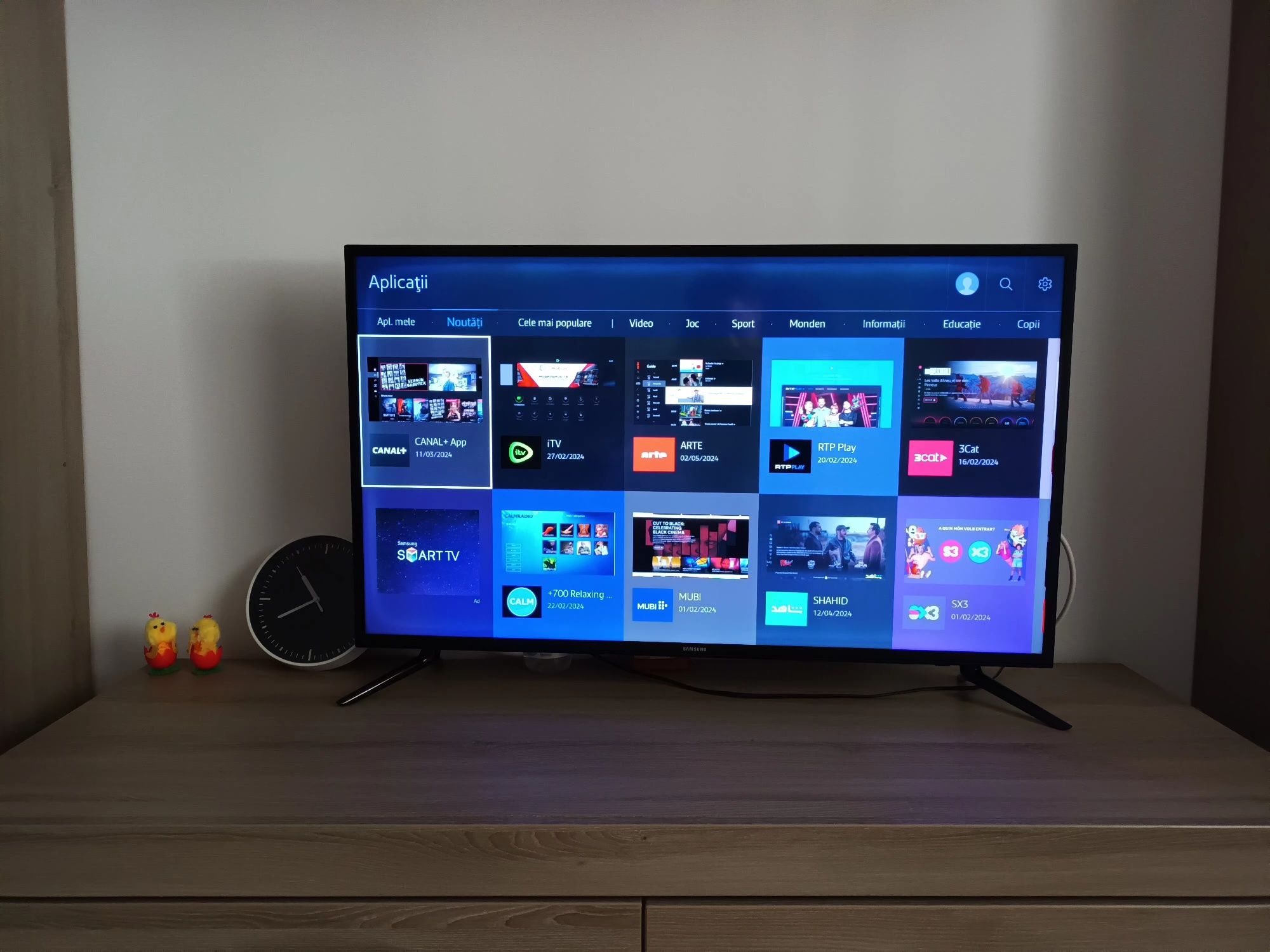 Televizor LED Smart Samsung, 101 cm, 4K Ultra HD, Clasa A