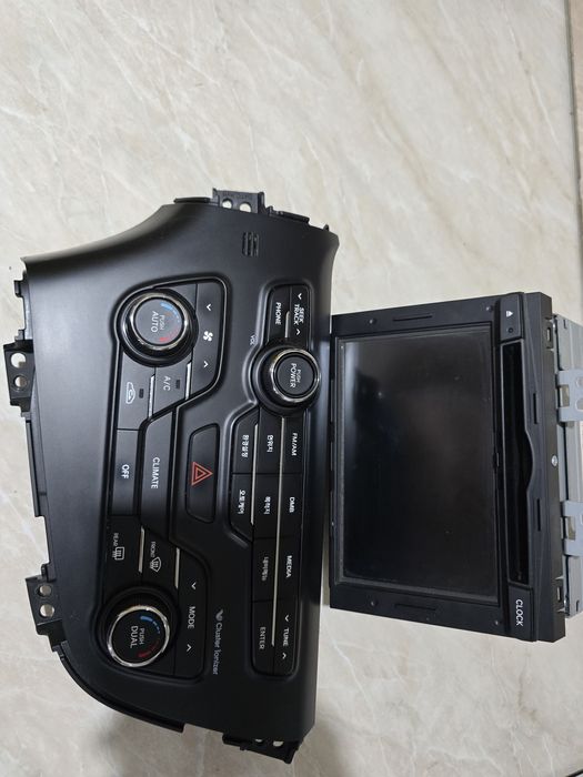 Продам климат контроль  с магнитолой  родной все в оригинале! Kia k5