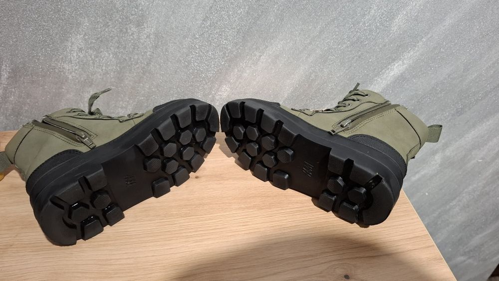 Ghete băieți H&M,Nr.29