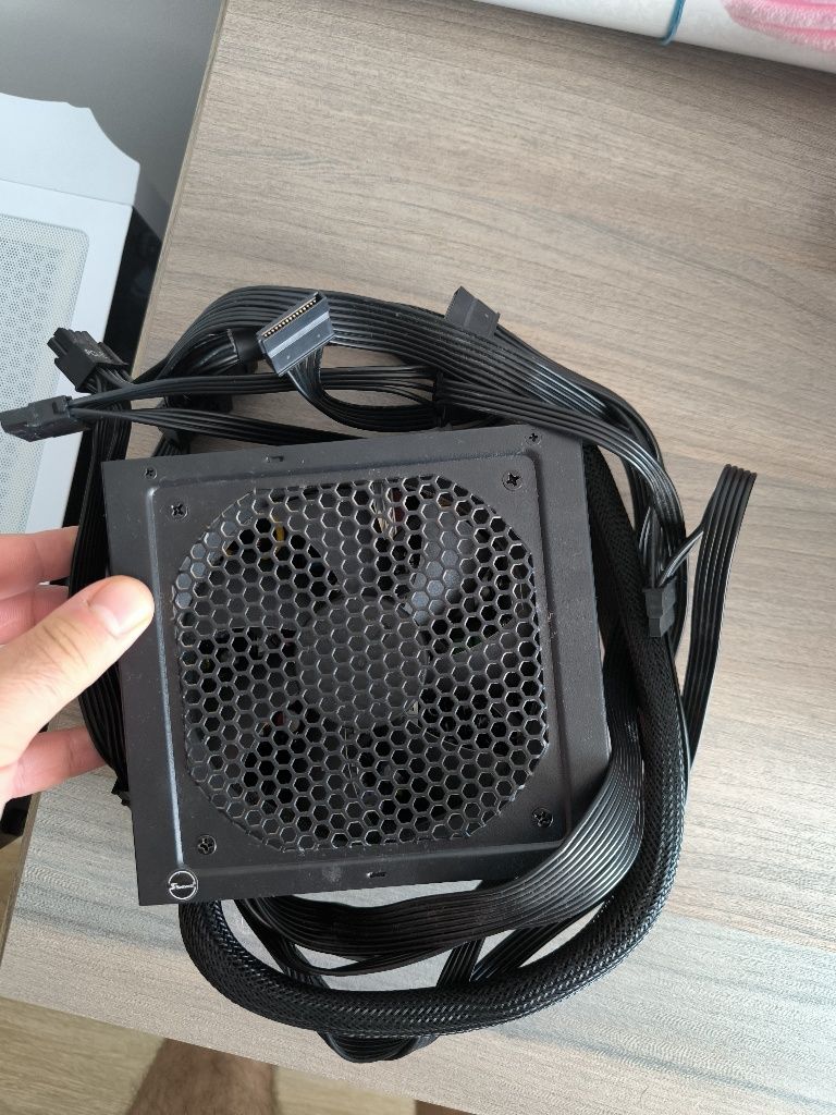 Sursa PC 550w Seasonic  80+ inca in garantie