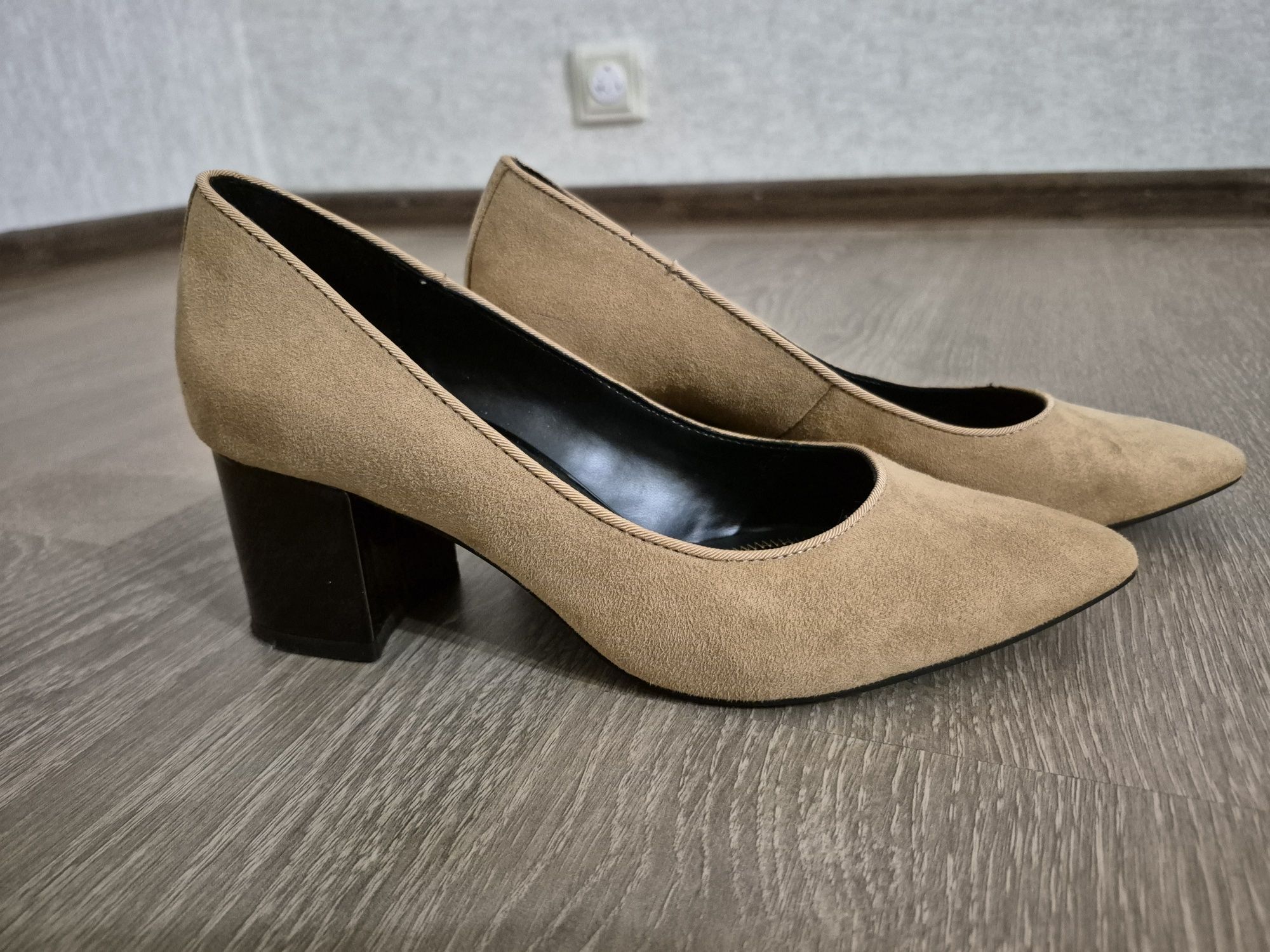 Женские туфли Bershka