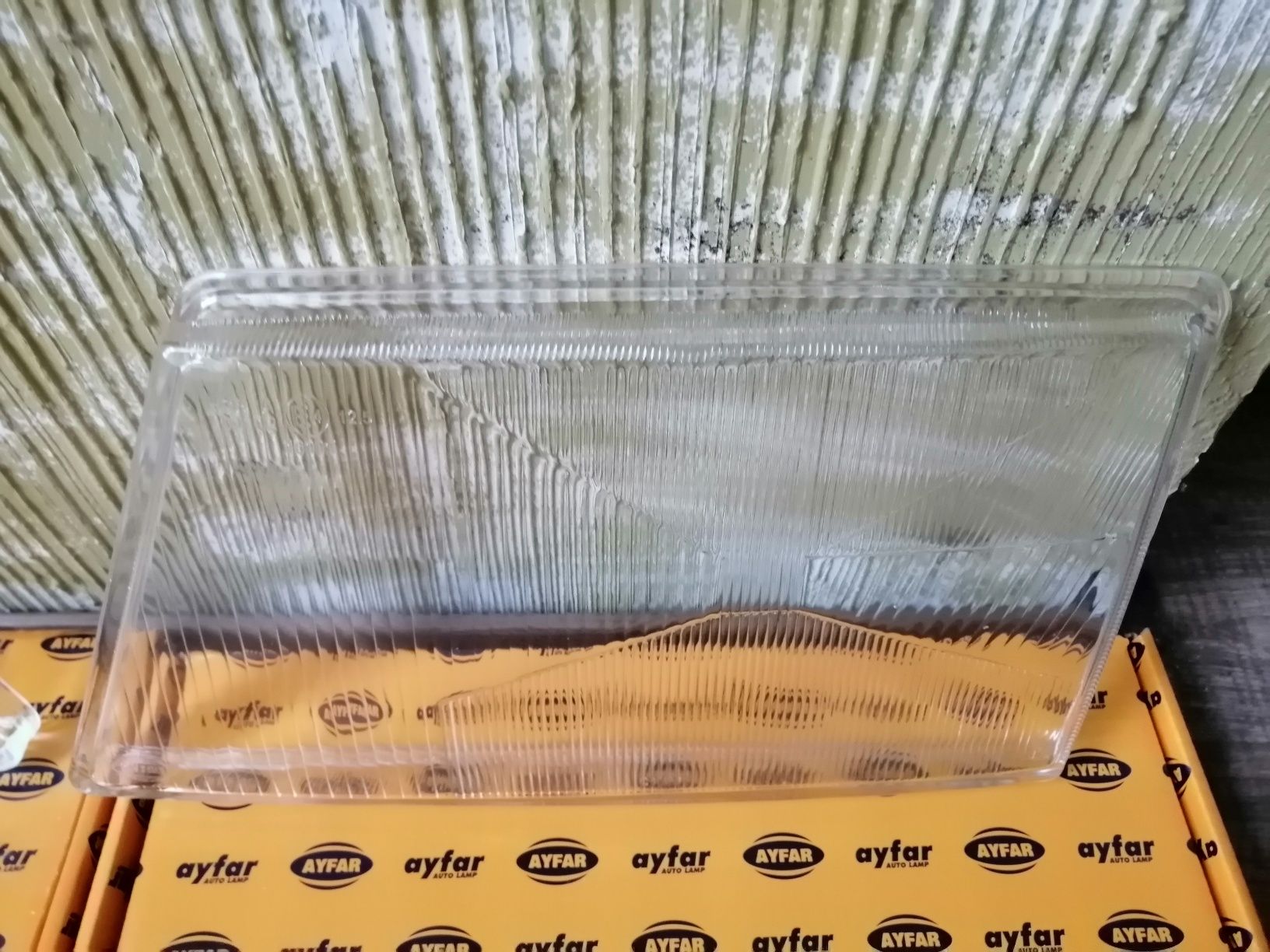 Стъкло фар Спринтер 95 - 00 стъкла фарове мерцедес
