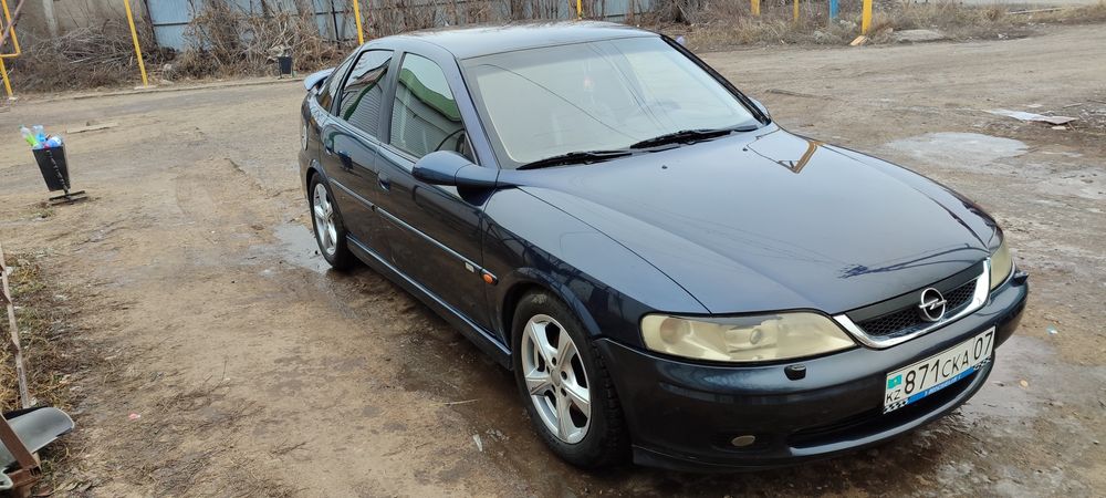 Продам Опель вектра б 2001 года. Двигатель 2.2 цепной