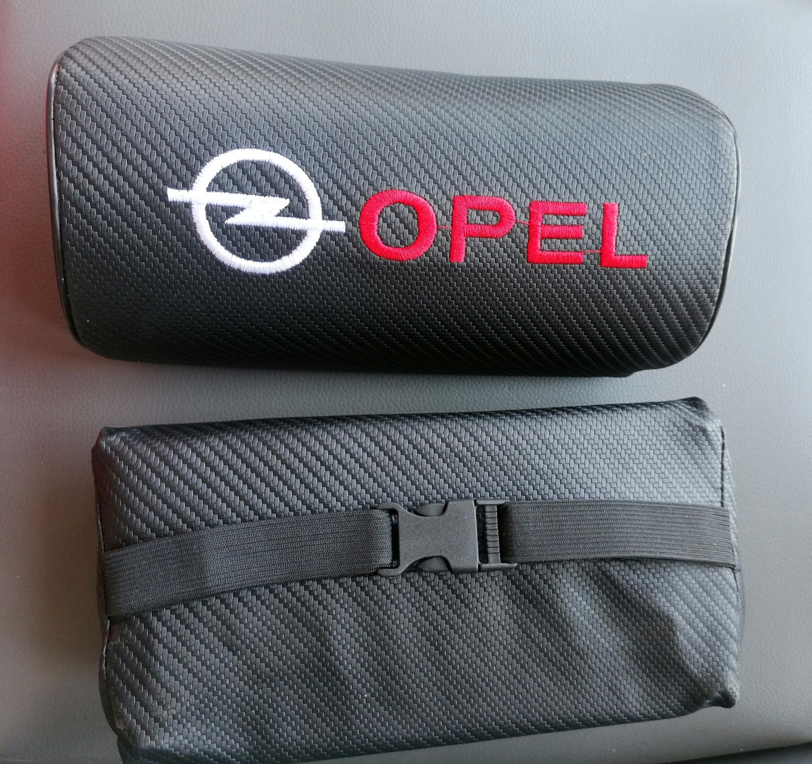 Продавам 2бр.автомобилни възглавнички за глава "OPEL"