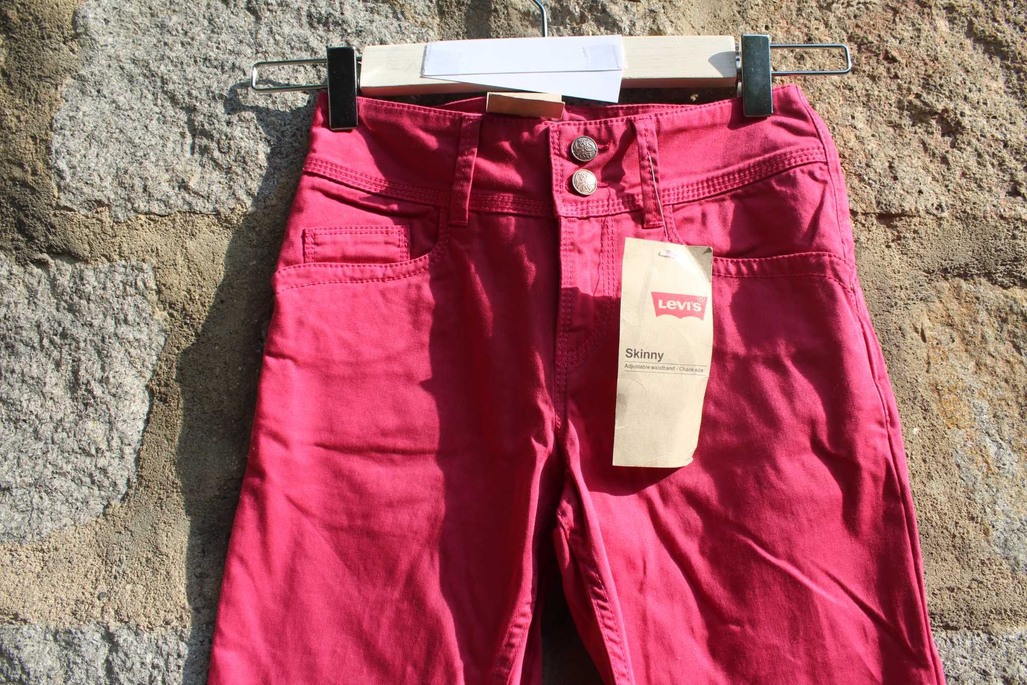 Червен марков ''Levi Strauss"детски панталон.ръст 138 см.