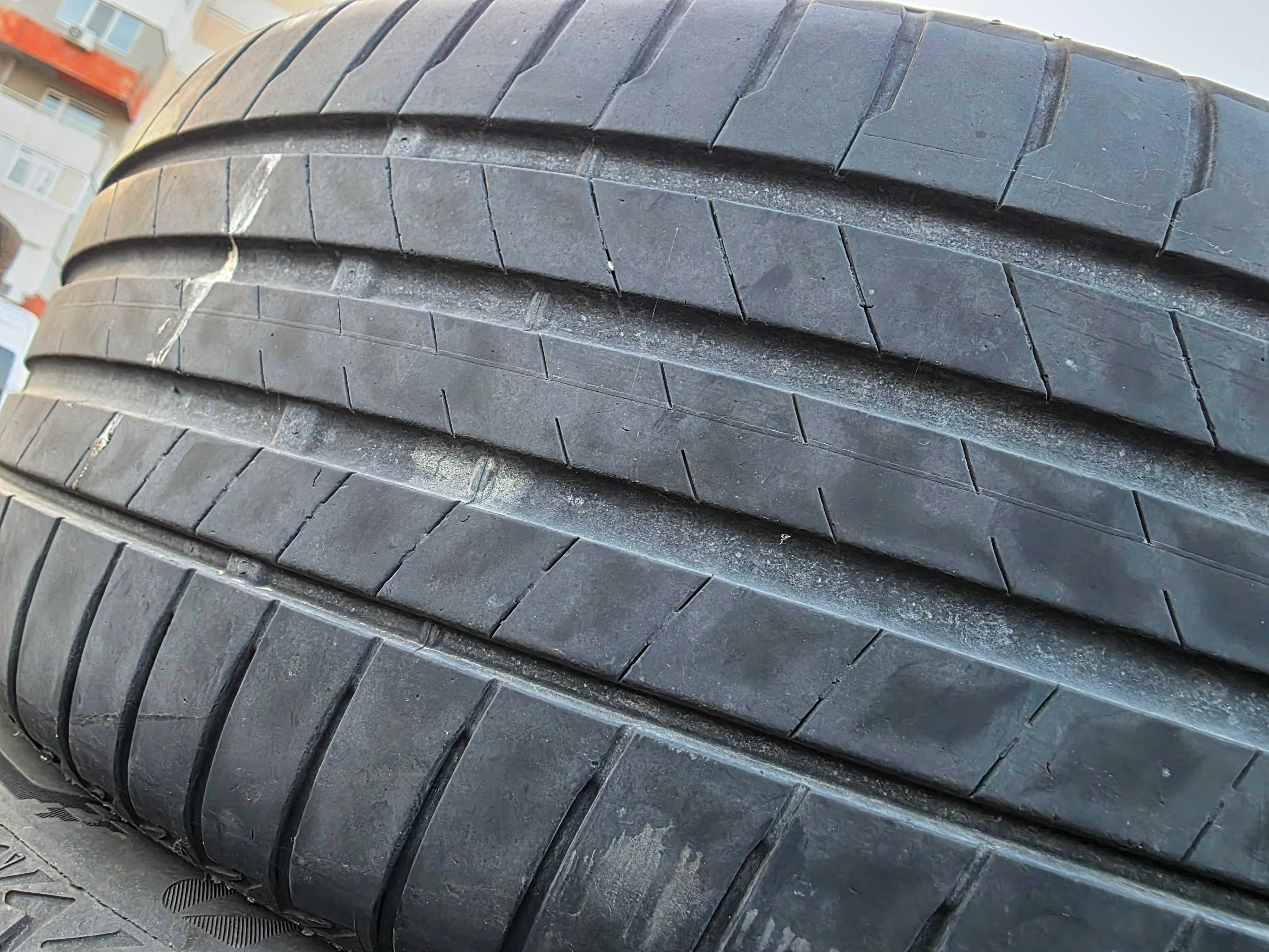 2бр Летни гуми 225 45 18 - Bridgestone