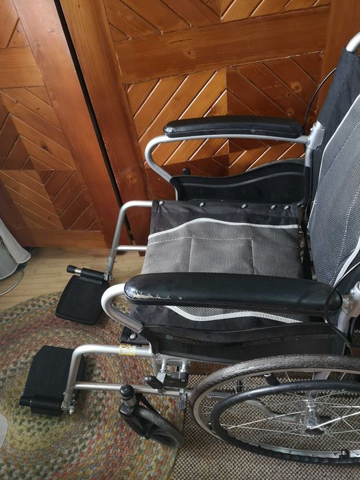 scaun cu rotile , fotoliu rulant, complet
