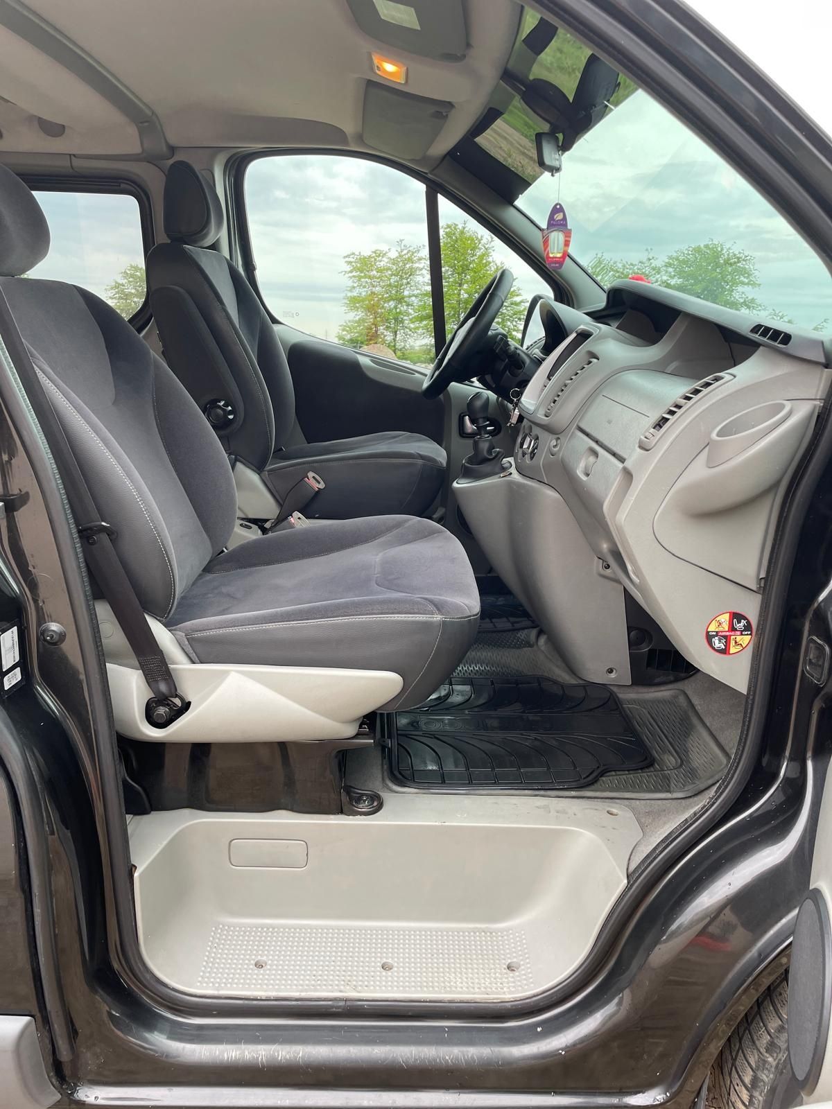 Renault trafic passenger