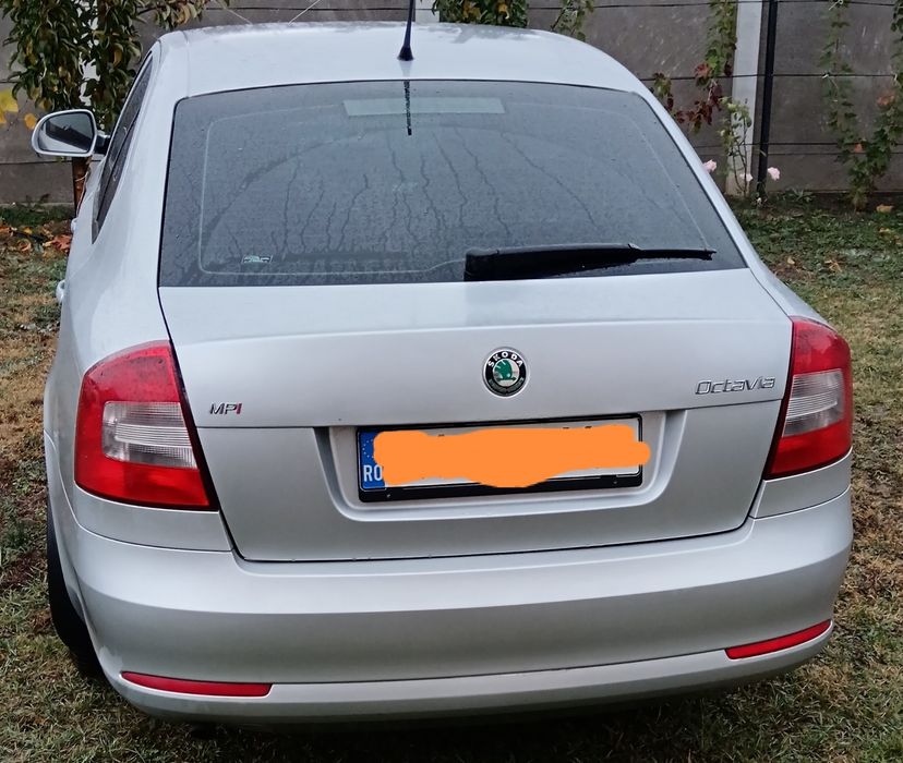 Vând Skoda Octavia 2 facelift 1.6 mpi