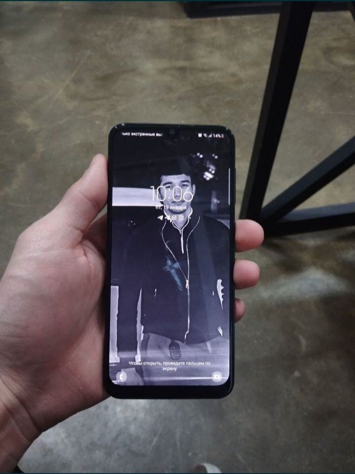 Samsung A20 idial ekran olishmagan batareya 1 kunga yetadi