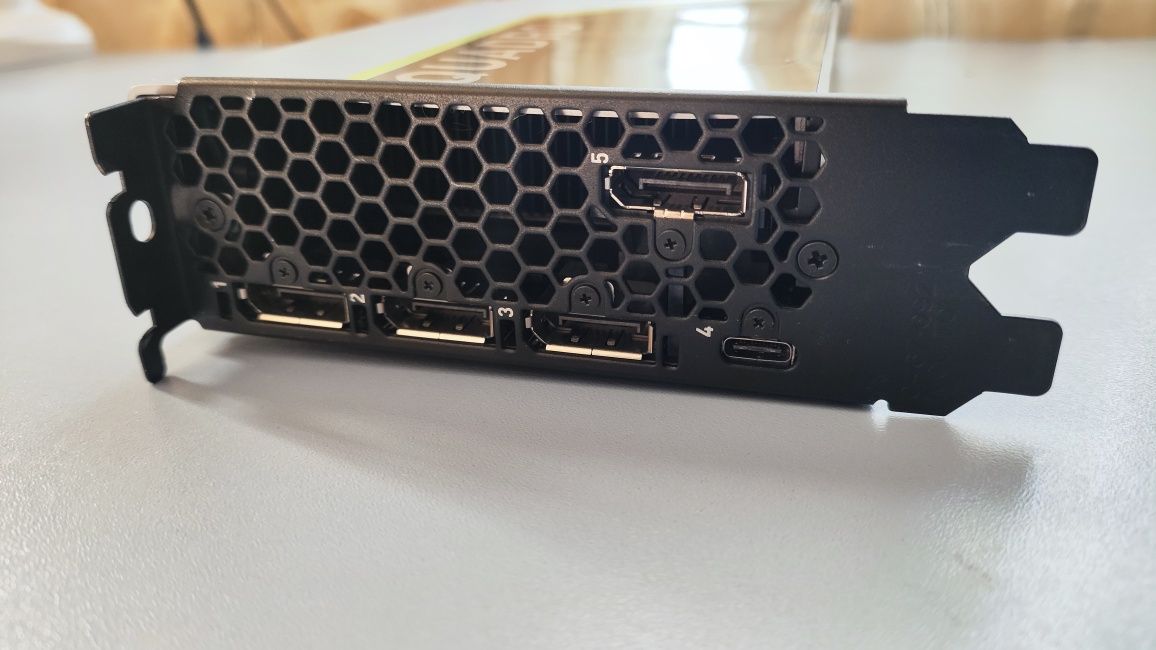 NVidia Quadro RTX6000 24gb обмен
