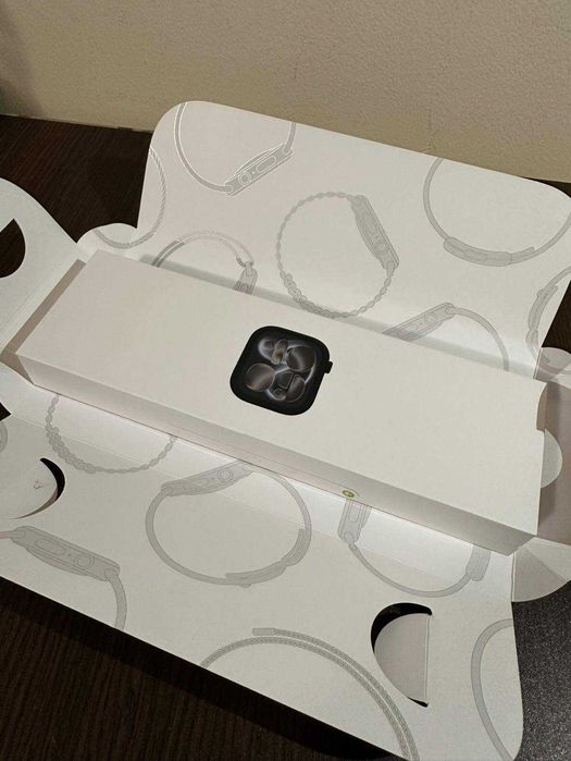 Нов!!! Смарт часовник Apple watch series 11, 46mm, M/L каишка