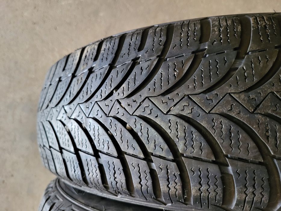 2 anvelope 175 70 R 14 Nexen iarna