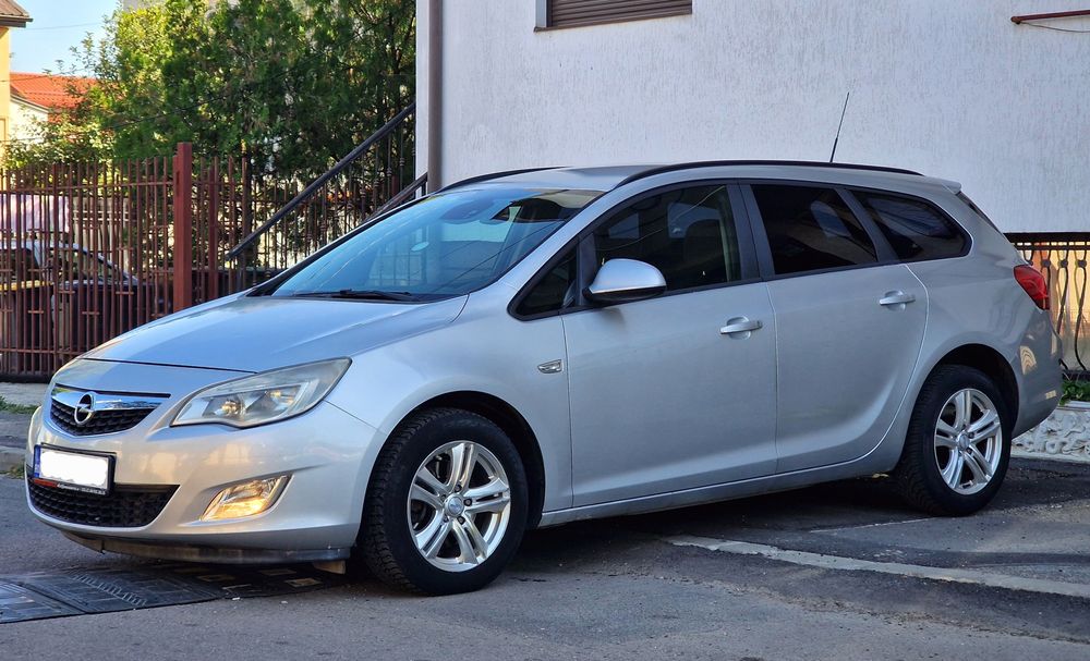 Opel Astra J * 11.2011 * 1.7 CDTi 110 CP * Euro 5 * Break * Inm RO *