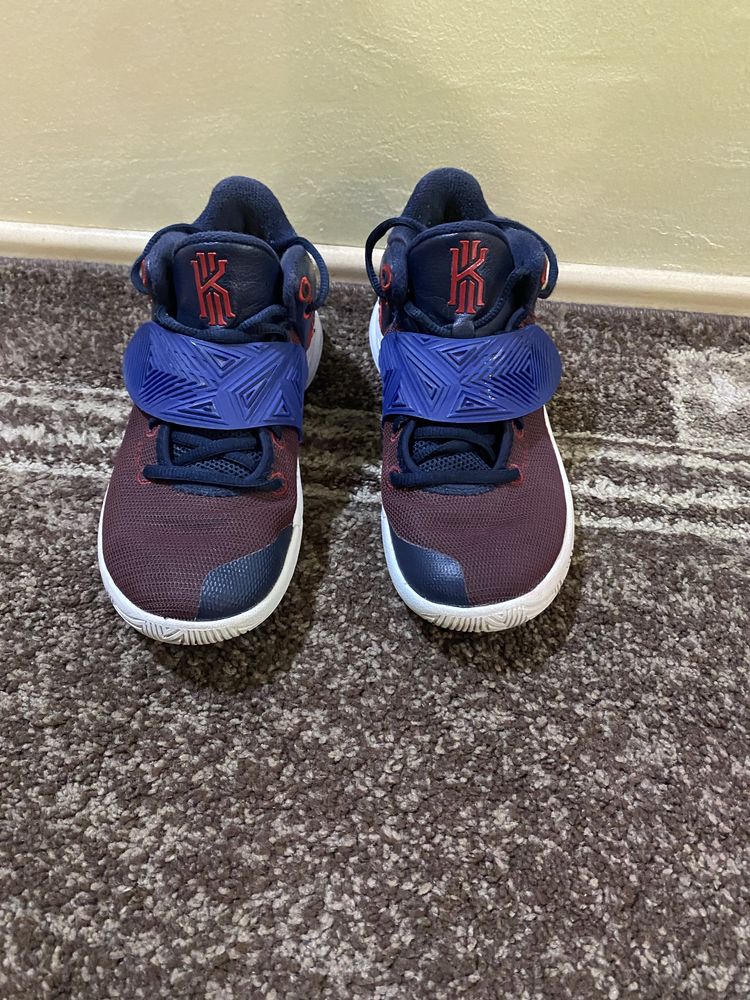 Мъжки/детски маратонки  Nike Kyrie Flytrap III-38,5Номер