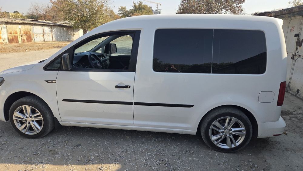 Wolsvagen caddy sotiladi