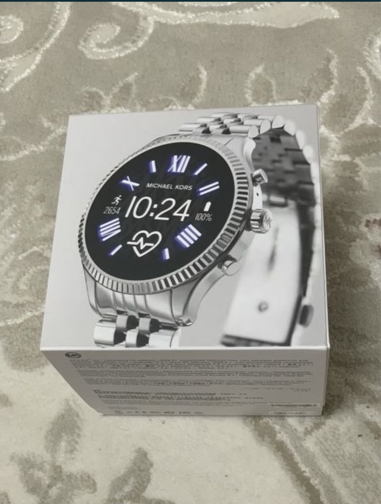 Vând SmartWatch Michael Kors Acces Silver !