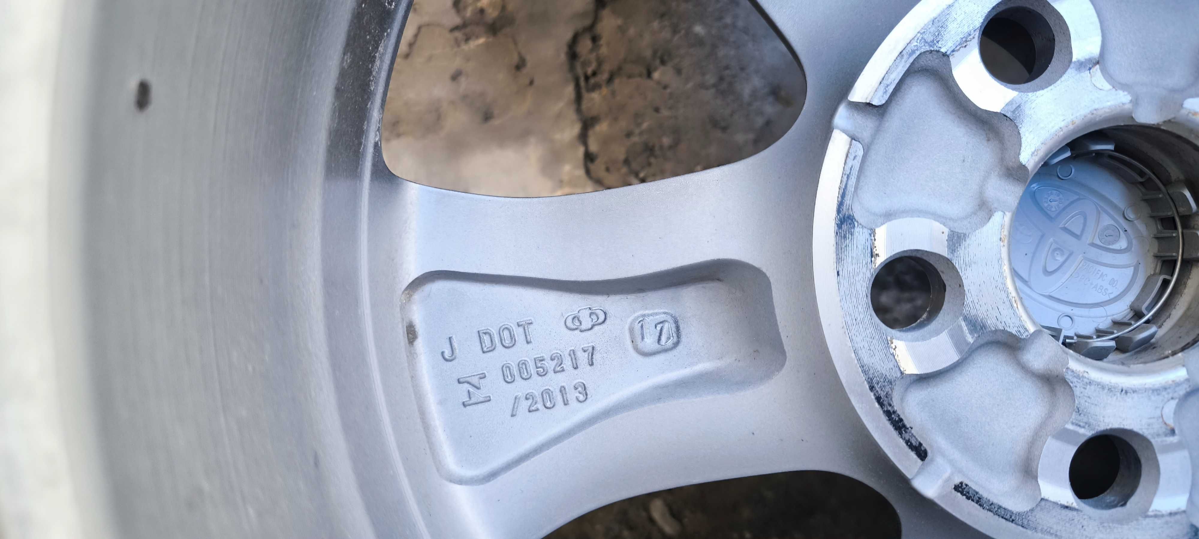 Джанти с летни гуми Bridgestone - Toyota RAV4 | 17 цола, 225/65