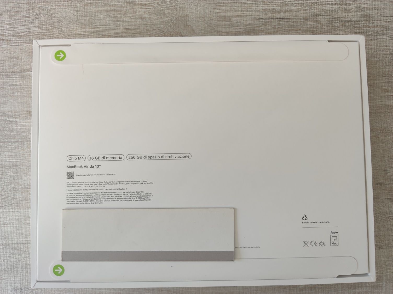 НОВ! Apple MacBook Air 13" M4  2025 256GB  Гаранция!
