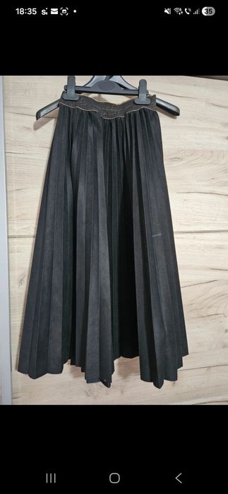 Fustă plisată din catifea