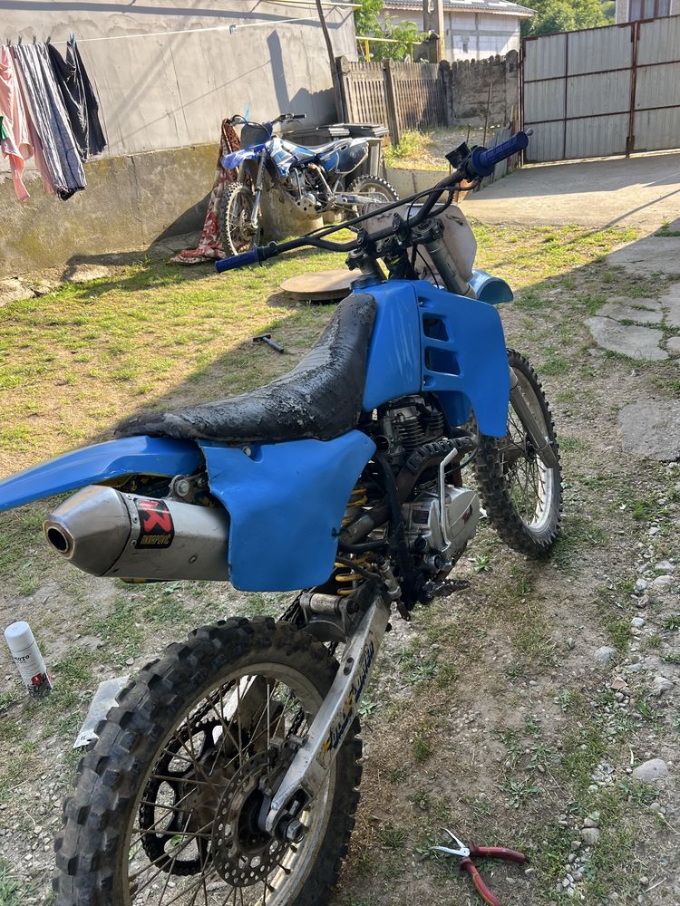 De vanzare cross