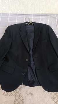 Продам мужской костьюм классика темно-синего цвета