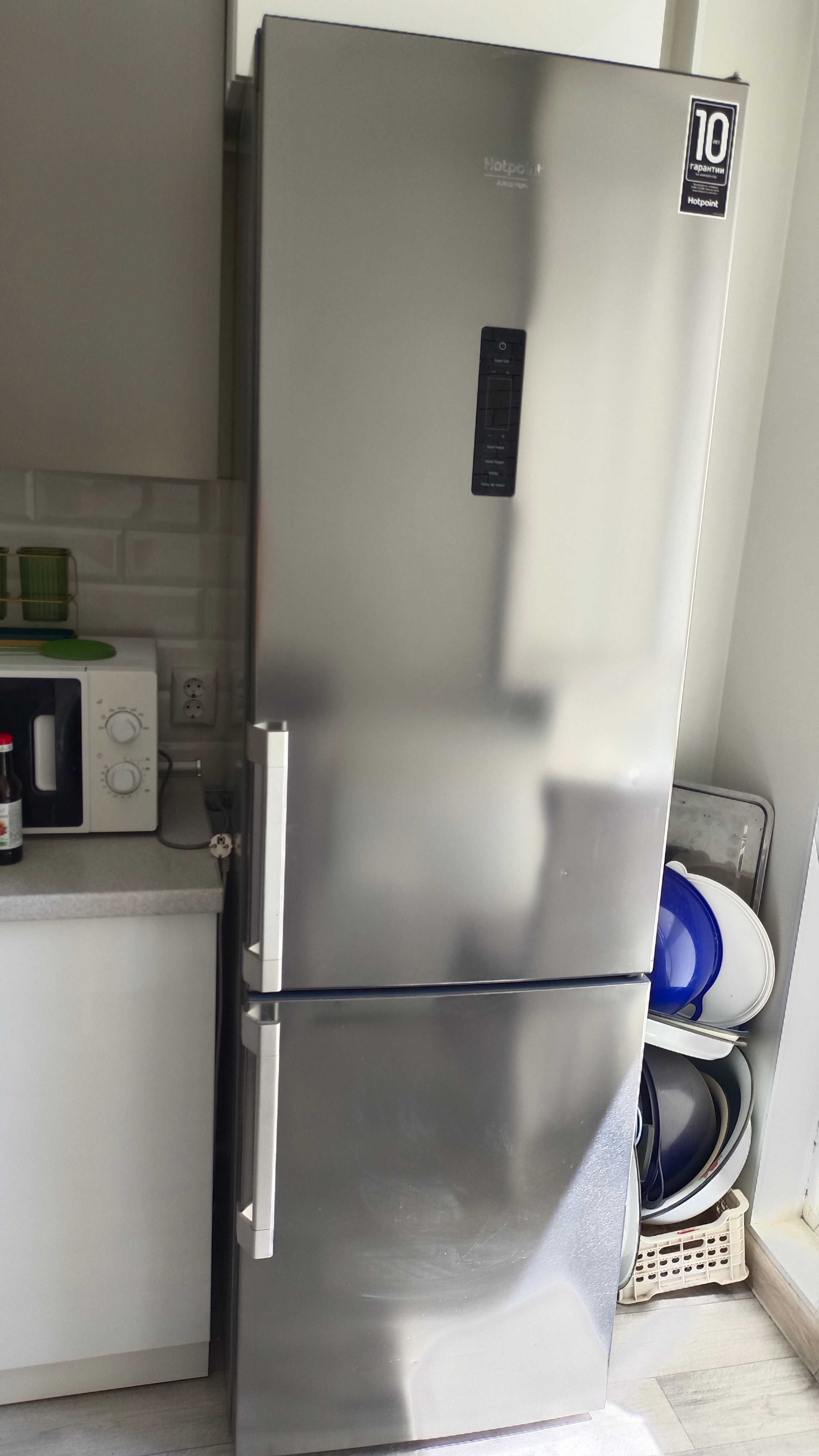 Холодильник Hotpoint
