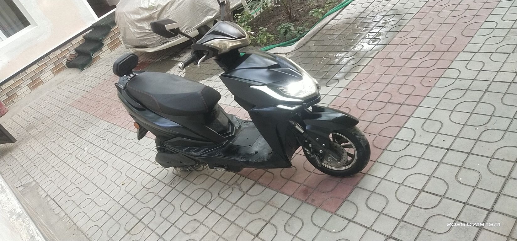 Elektro skuter sotiladi
