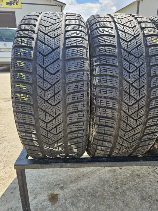 Vând 4 anvelope iarna 215/40/17 215/40r17 PIRELLI