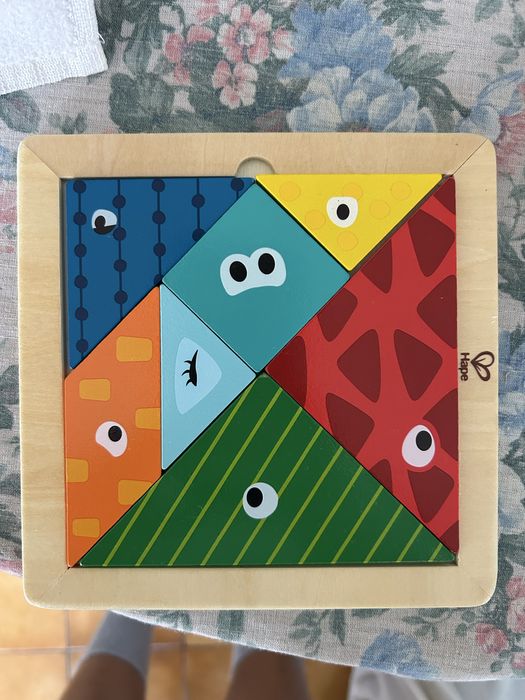 Hape tangram пъзел