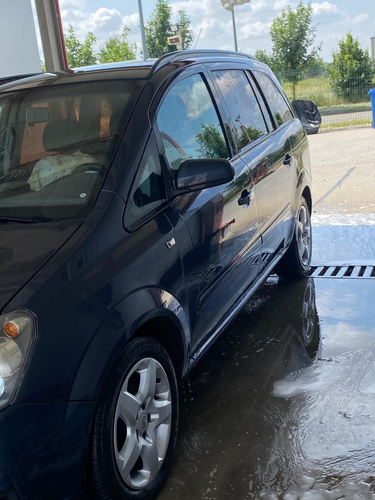 Vând Opel Zafira B