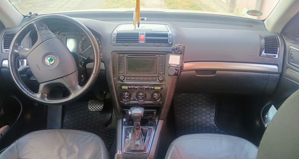 Skoda Octavia 2 Automata Trapă Xenon