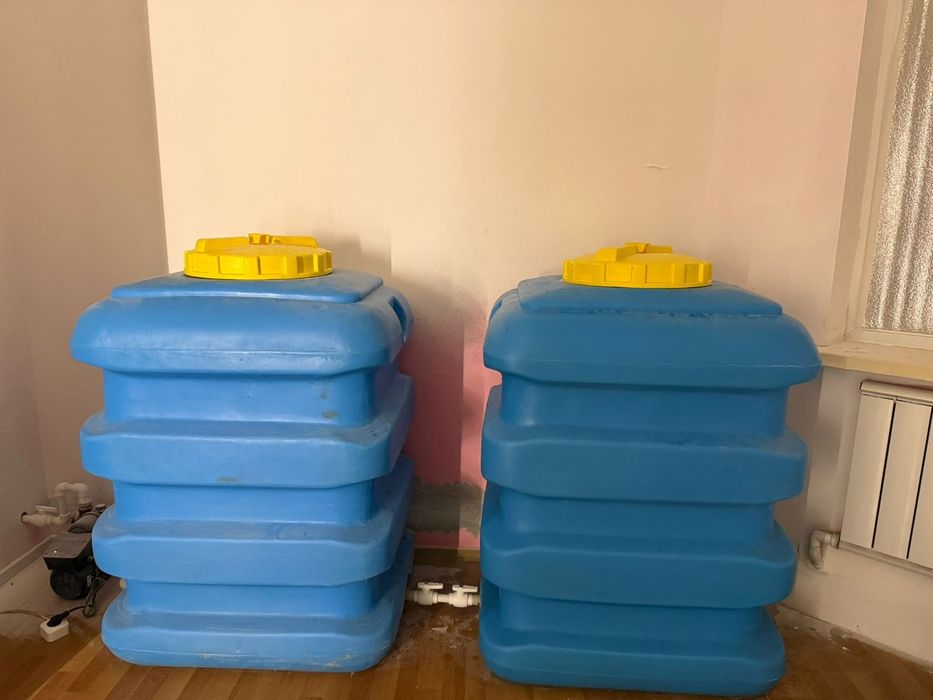 Продаю пластиковые ёмкости для воды!

Объём: 500 литров каждая
В налич