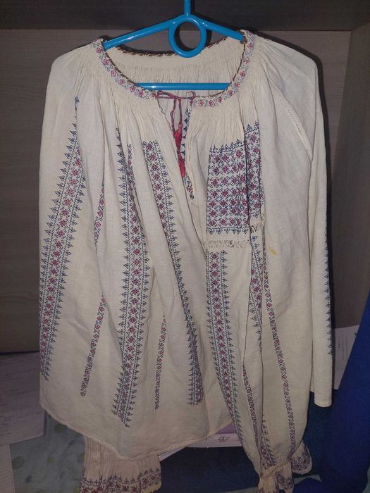 Ie tradițională veche din zona Moldovei(cititi descrierea ptr. marime)