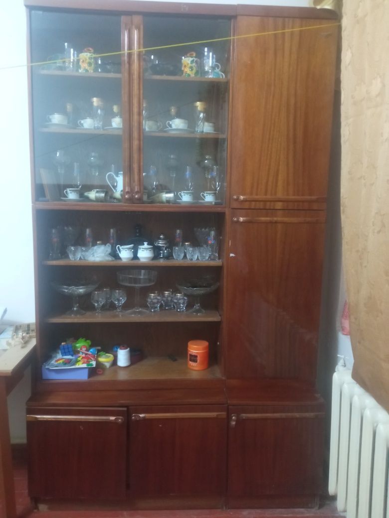 Сервант шкаф.  .